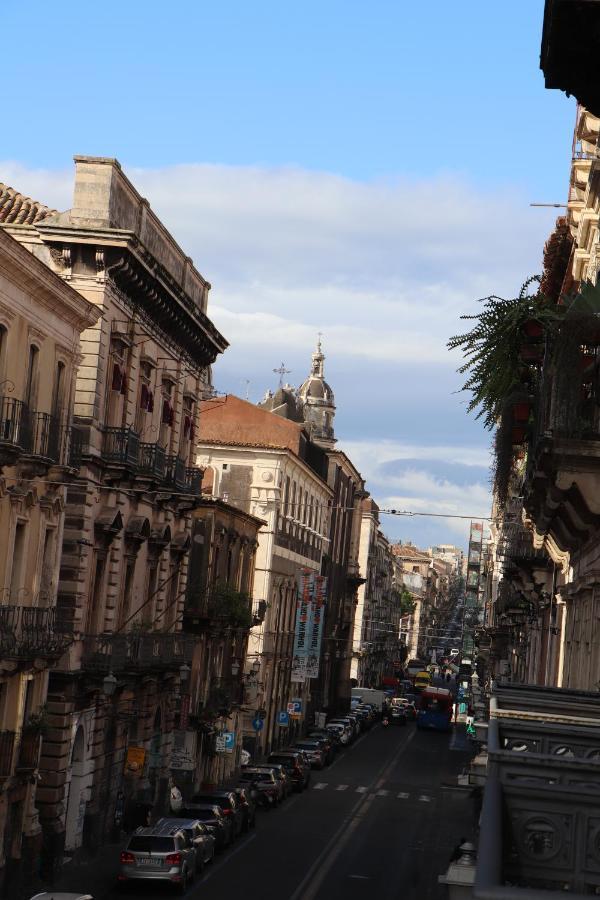 Domus Iole Appartamento Nel Centro Storico CTA Exterior foto