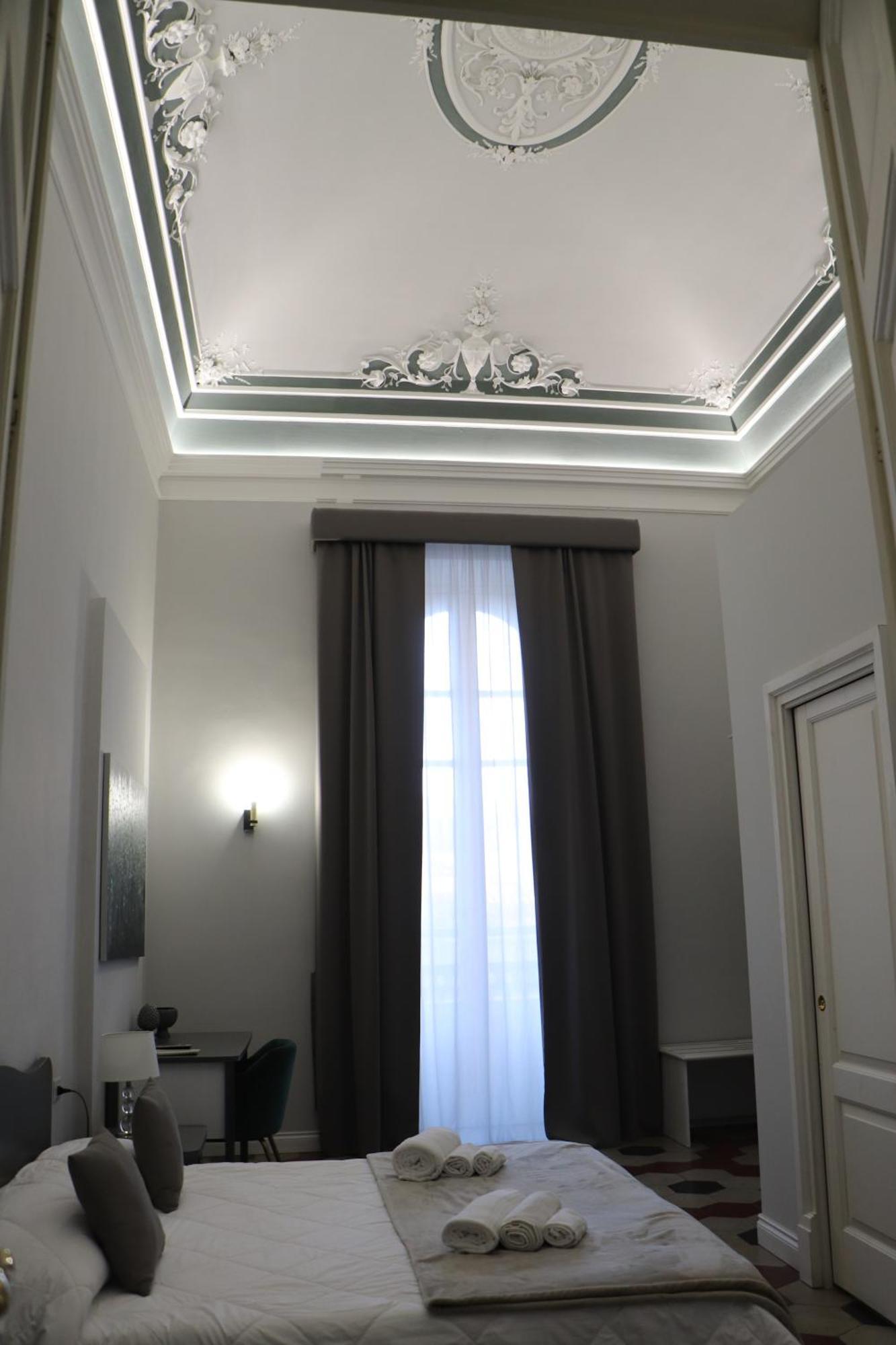 Domus Iole Appartamento Nel Centro Storico CTA Exterior foto